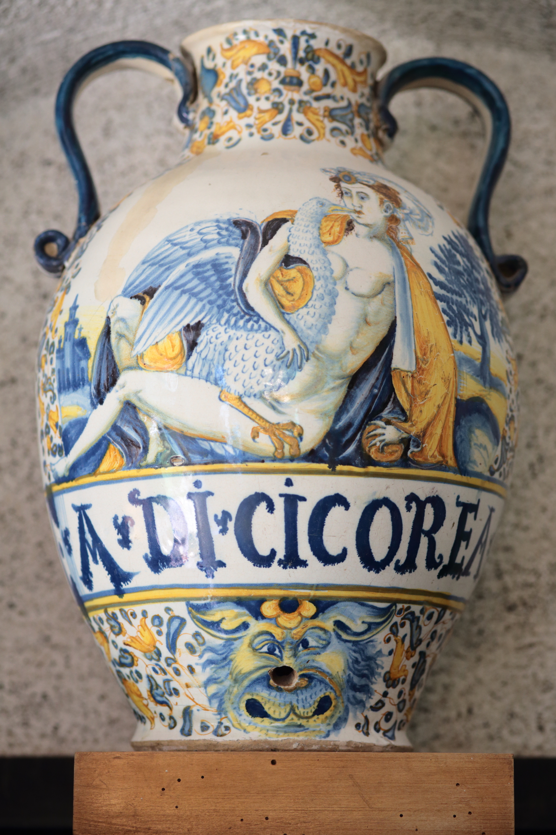 Anfora in maiolica — collezione ceramiche